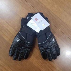NWT Swiss Tech Boys Thinsulate Lined Ski Black Gloves